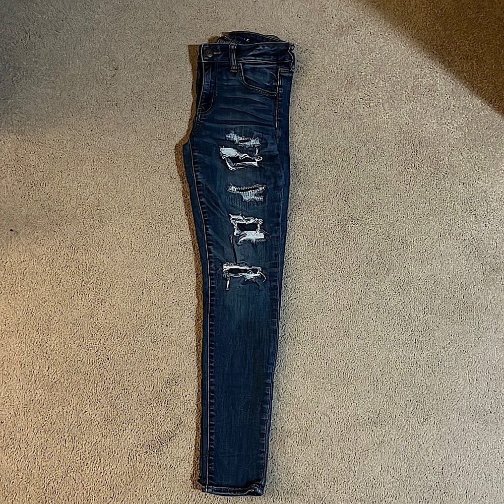 American eagle, size 6, dark wash